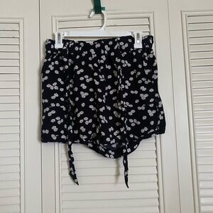 SO super high rise soft shortie shorts black daisy print floral pockets rayon